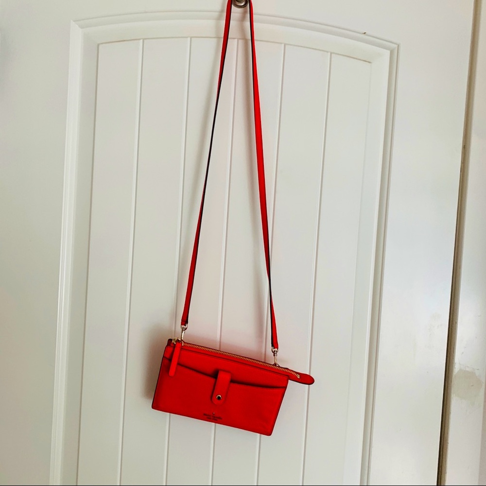 Kate spade crossbody wallet bag, fits cellphone